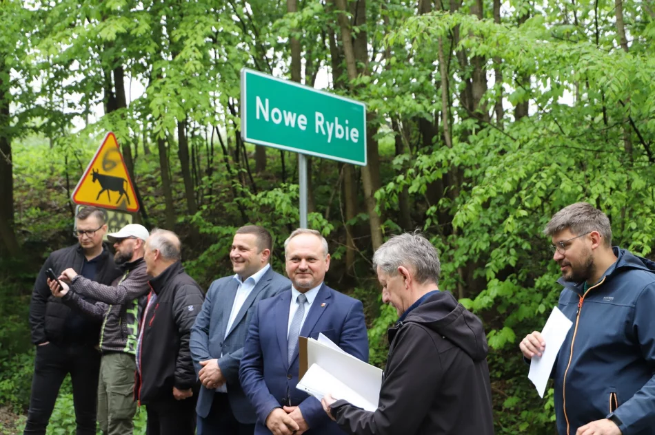 Odbiór przebudowanych dróg gminnych w Męcinie i Nowym Rybiu - zdjęcie 17