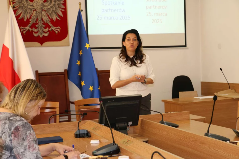 Spotkanie z przedstawicielami grup senioralnych, stowarzyszeń i instytucji w ramach projektu „Samorząd Przyjazny Seniorom” - zdjęcie 3