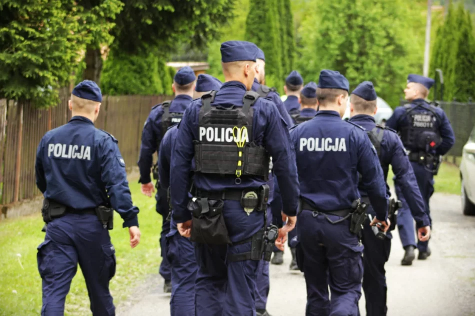Zaginiona 44-latka odnaleziona w lesie. W akcji śmigłowiec i dron - zdjęcie 2