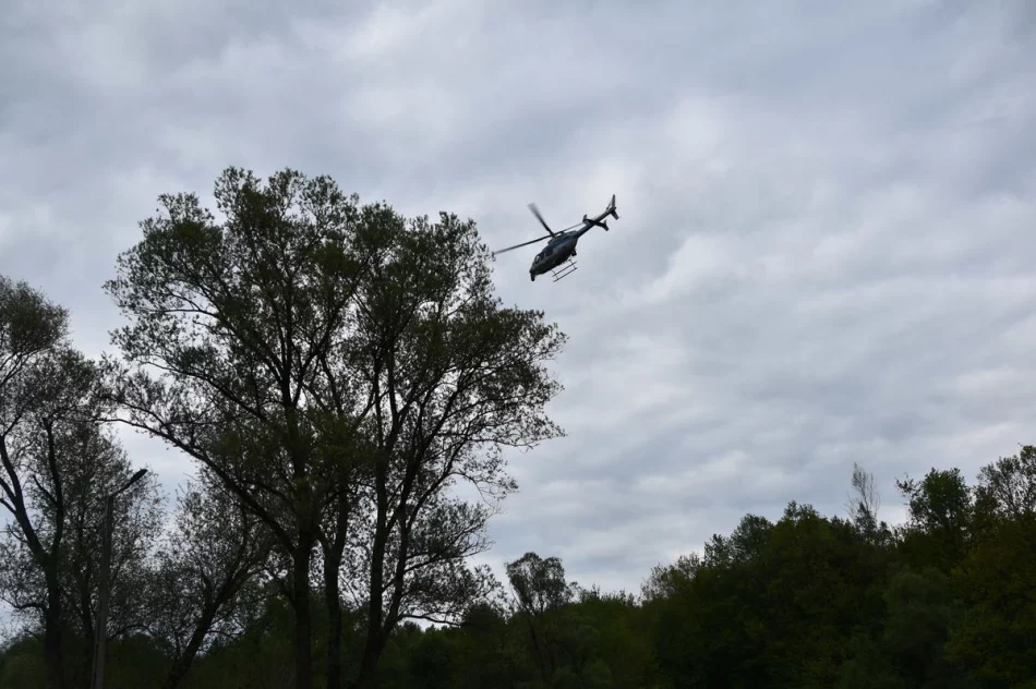 Zaginiona 44-latka odnaleziona w lesie. W akcji śmigłowiec i dron - zdjęcie 6
