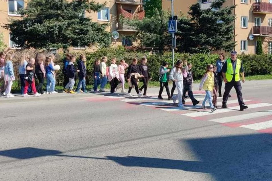 Policjanci odwiedzili szkołę podstawową - zdjęcie 2