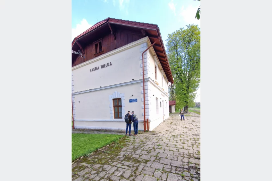 Gra terenowa przybliżyła uczestnikom historię XX wieku - zdjęcie 6