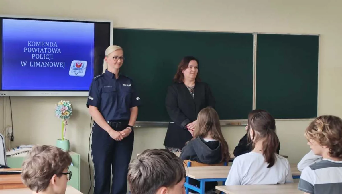 Spotkanie policjantów z uczniami/fot.: KPP Limanowa