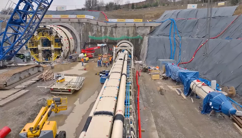 “Kinga” drąży od początku maja, powstało 50 m tunelu (ZDJĘCIA) - zdjęcie 1