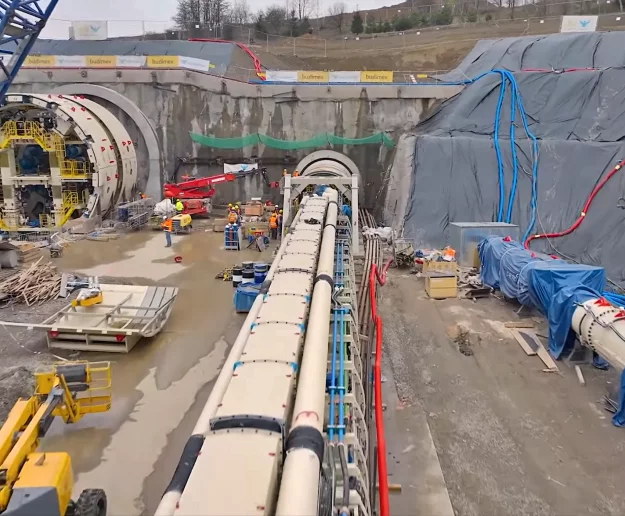 “Kinga” drąży od początku maja, powstało 50 m tunelu (ZDJĘCIA) - zdjęcie główne