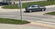 Strażacy usuwają olej napędowy z jezdni - zdjęcie 3