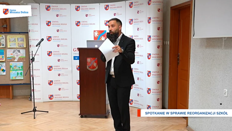 Spotkanie ws. reorganizacji szkół w gminie  - zdjęcie 1