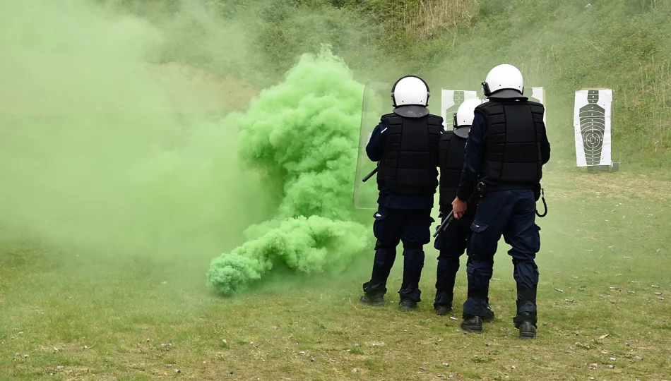Limanowscy policjanci uczestniczyli w szkoleniu z użycia broni gładkolufowej - zdjęcie 1