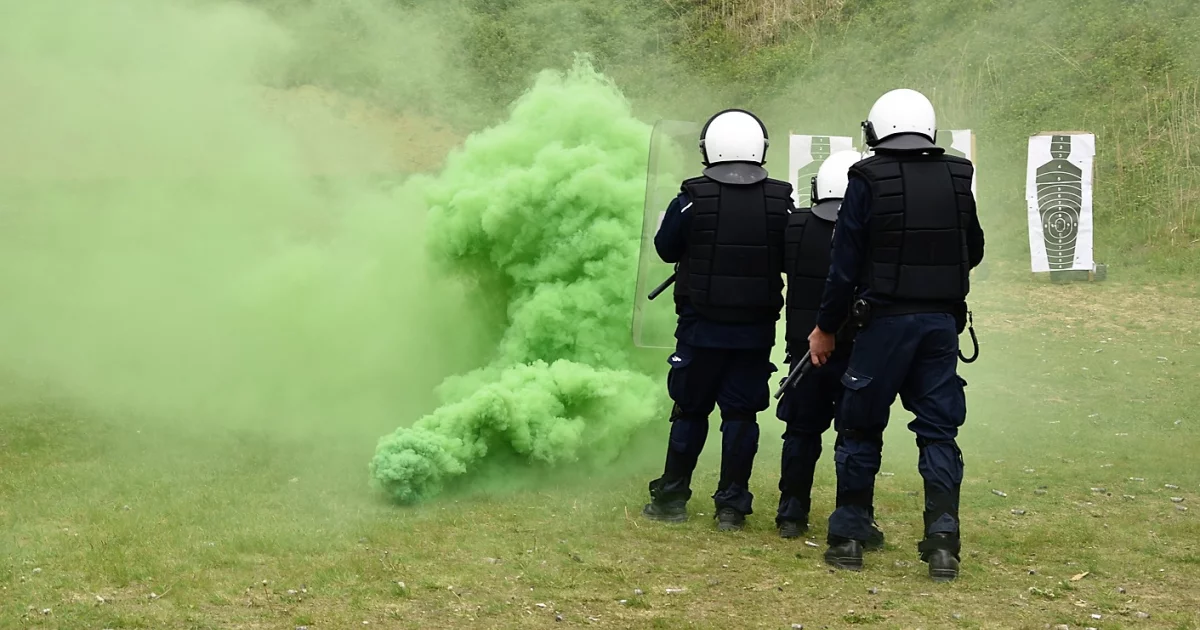 Limanowscy policjanci uczestniczyli w szkoleniu z użycia broni gładkolufowej