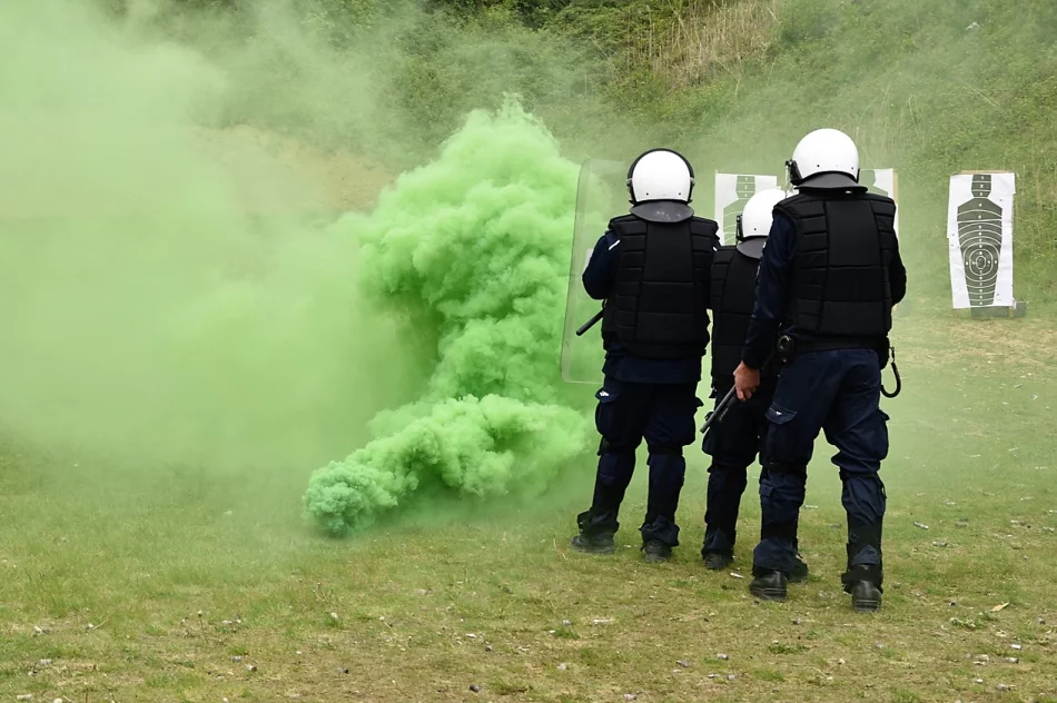 Limanowscy policjanci uczestniczyli w szkoleniu z użycia broni gładkolufowej - zdjęcie 8