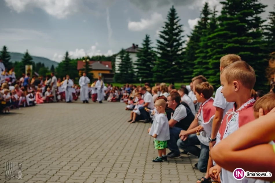 Uroczysta procesja w Starej Wsi - Święto Bożego Ciała 2018 - zdjęcie 2