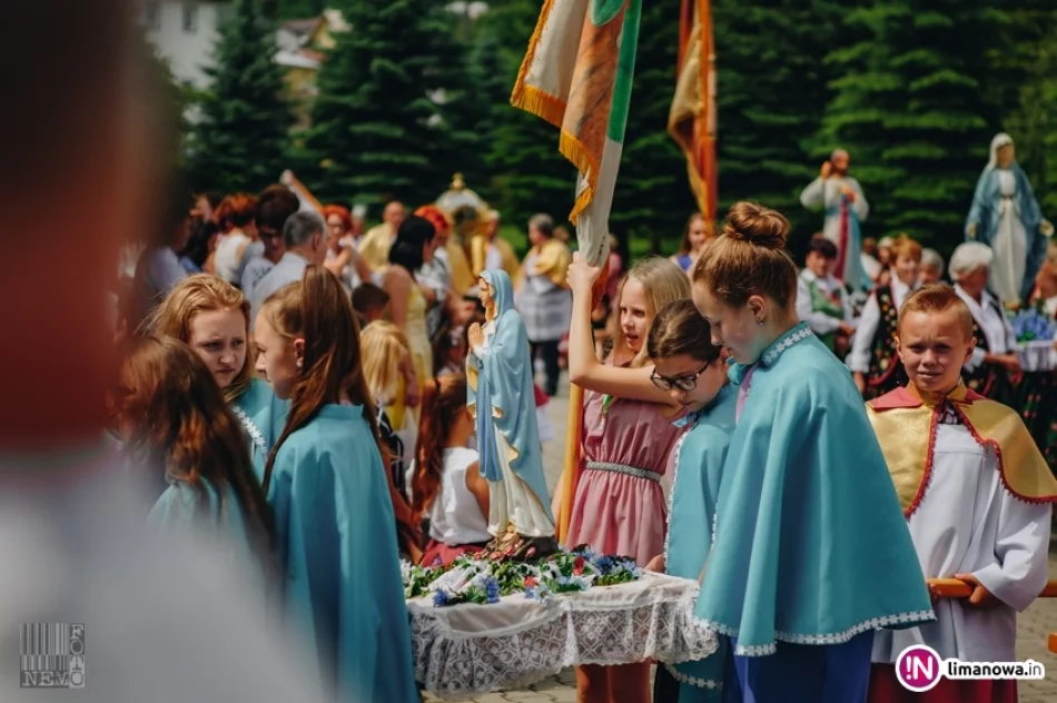 Uroczysta procesja w Starej Wsi - Święto Bożego Ciała 2018 - zdjęcie 6