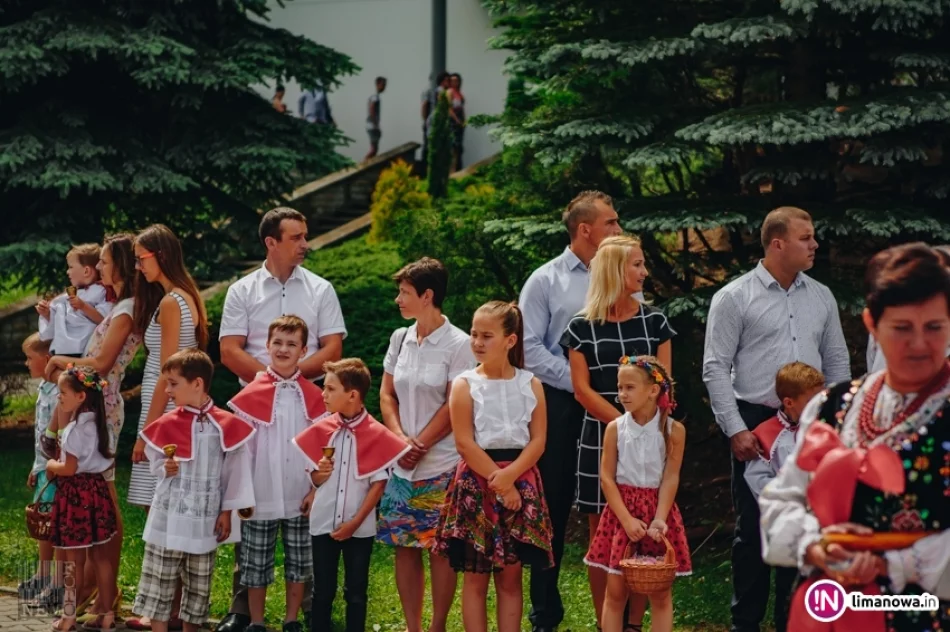 Uroczysta procesja w Starej Wsi - Święto Bożego Ciała 2018 - zdjęcie 11