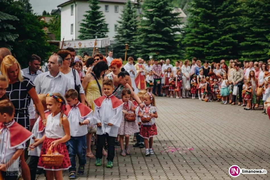 Uroczysta procesja w Starej Wsi - Święto Bożego Ciała 2018 - zdjęcie 19