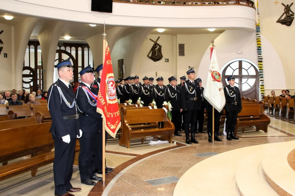 Strażacka uroczystość z odznaczeniami i podziękowaniami - zdjęcie 4