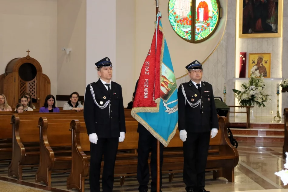 Strażacka uroczystość z odznaczeniami i podziękowaniami - zdjęcie 6