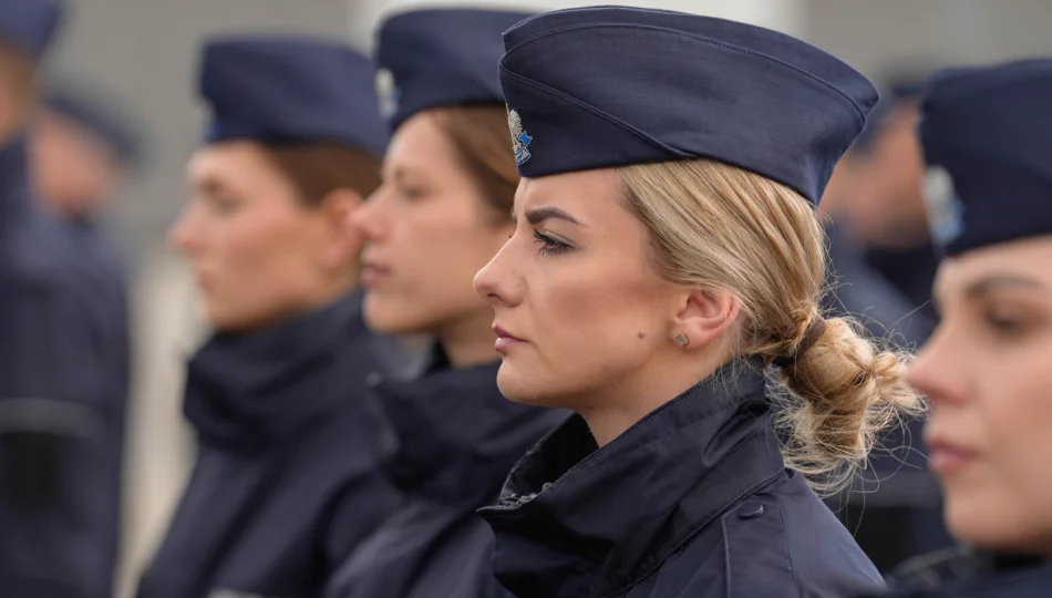 Dwóch nowych policjantów zasili szeregi limanowskiej komendy - zdjęcie 1