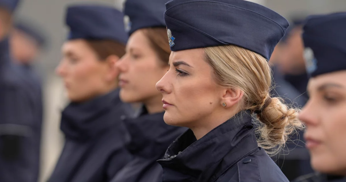 Dwóch nowych policjantów zasili szeregi limanowskiej komendy