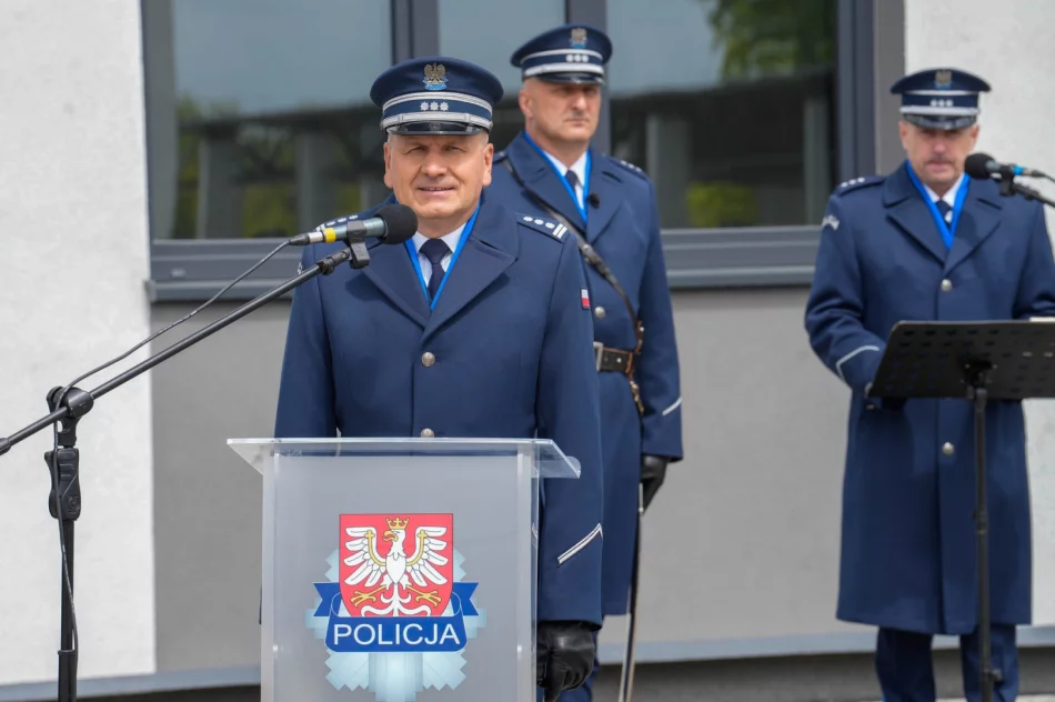 Dwóch nowych policjantów zasili szeregi limanowskiej komendy - zdjęcie 2