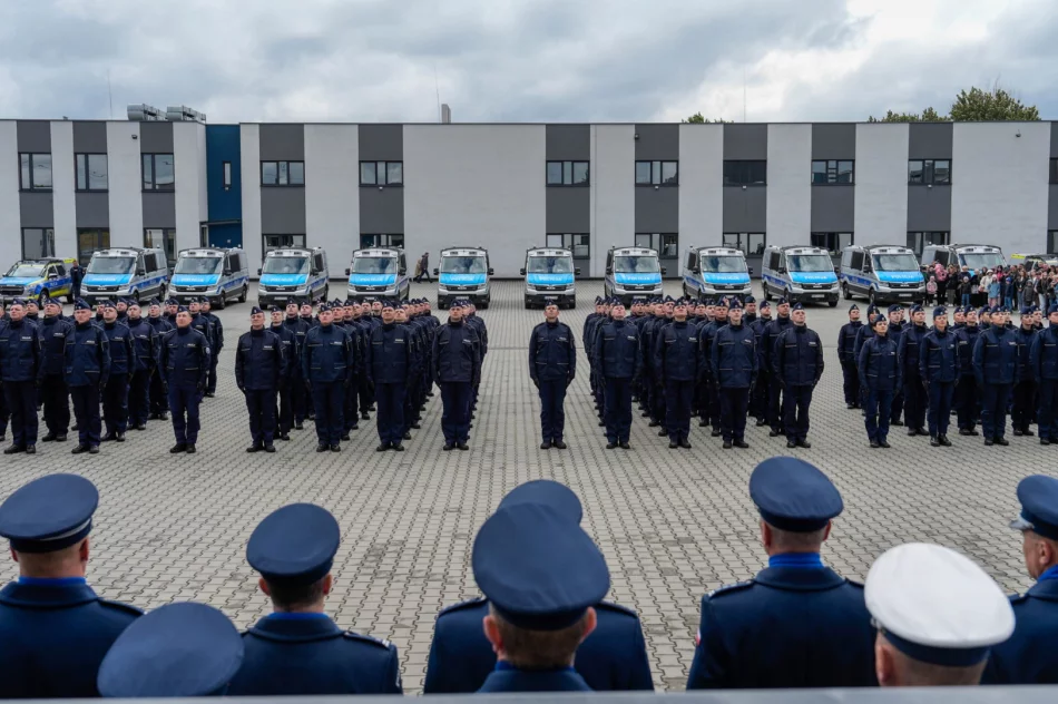 Dwóch nowych policjantów zasili szeregi limanowskiej komendy - zdjęcie 6