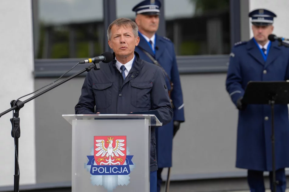 Dwóch nowych policjantów zasili szeregi limanowskiej komendy - zdjęcie 15