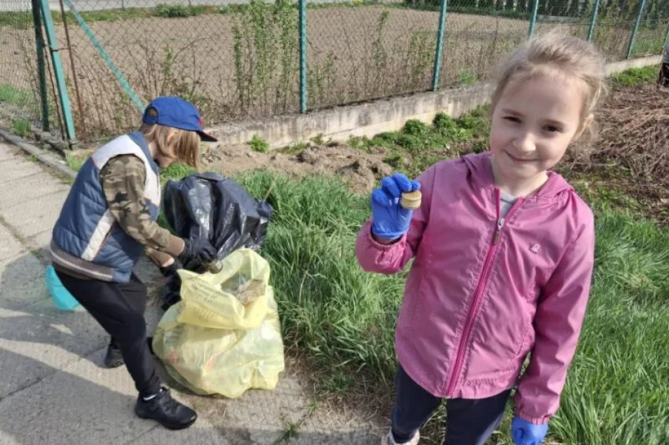 Mieszkańcy włączyli się w akcję sprzątania - zdjęcie 3