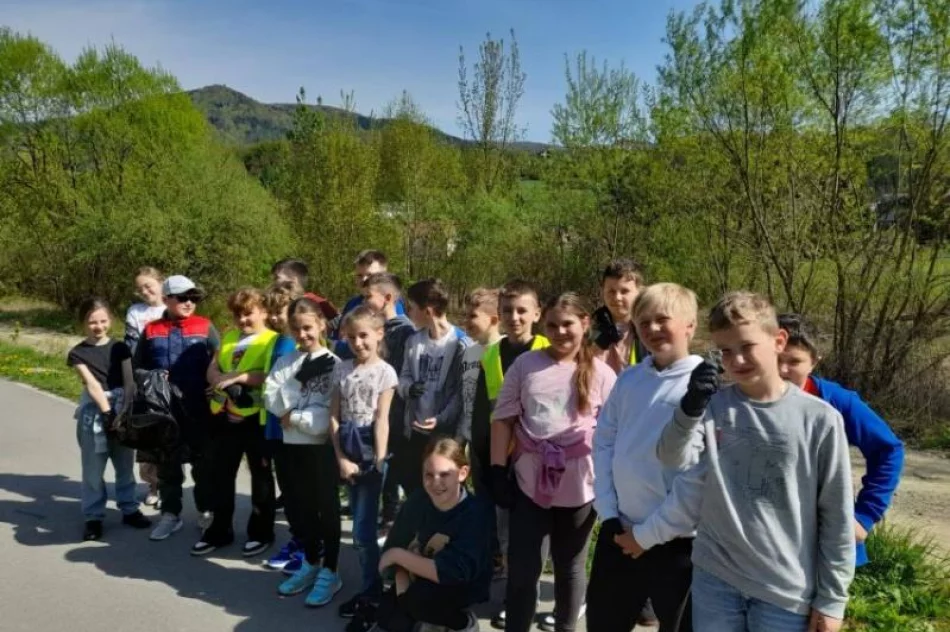 Mieszkańcy włączyli się w akcję sprzątania - zdjęcie 19