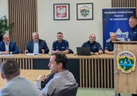 Z policjantami rozmawiano o bezpieczeństwie na drogach - zdjęcie główne