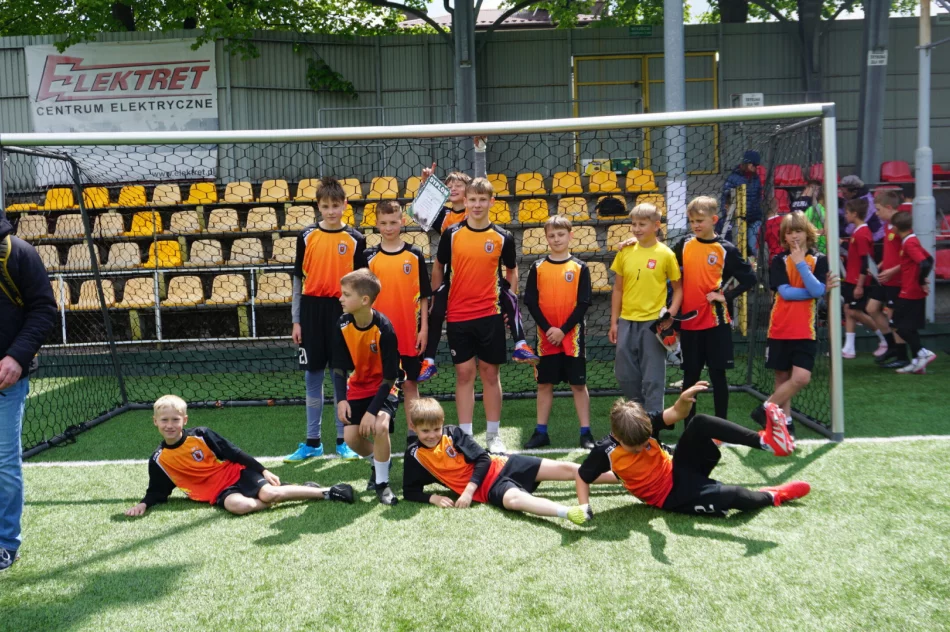 „Trójka” zgarnęła kolejne piłkarskie mistrzostwo - zdjęcie 3
