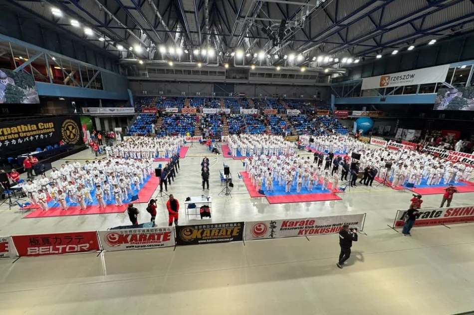 ​Carpathia Karate Cup 2025: Sukcesy młodych zawodniczek z klubu​ Karate Kyokushin Stara Wieś - zdjęcie 10