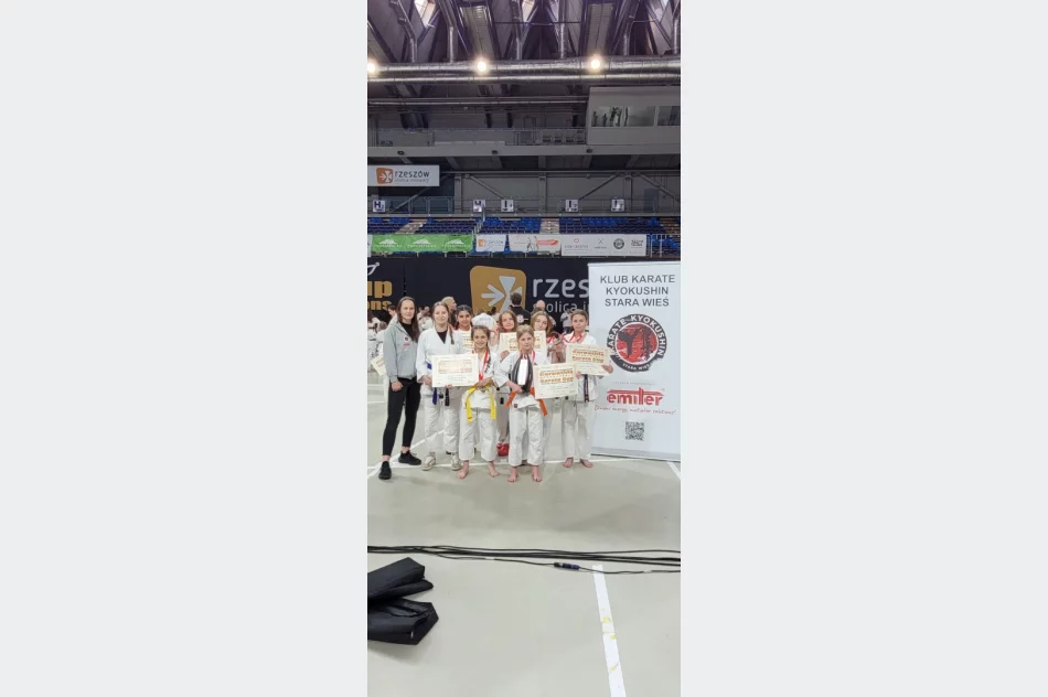 ​Carpathia Karate Cup 2025: Sukcesy młodych zawodniczek z klubu​ Karate Kyokushin Stara Wieś - zdjęcie 11