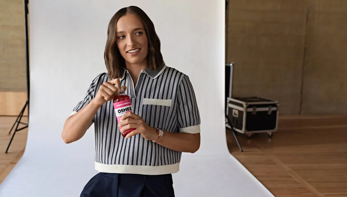 Hydrate for Great Moments” - nowa kampania OSHEE z Igą Świątek