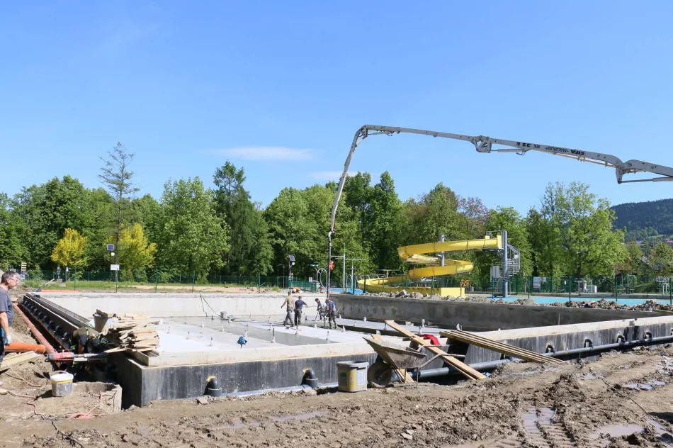 Trwają prace nad modernizacją otwartego  basenu kąpielowego - zdjęcie 4