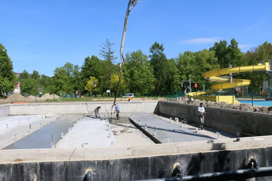 Trwają prace nad modernizacją otwartego  basenu kąpielowego - zdjęcie 6