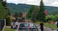 Cudem nie doszło do tragedii - ładunek przygniótł samochód - zdjęcie 3
