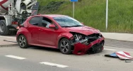 Osobówka wjechała na wysepkę i zniszczyła znaki (WIDEO) - zdjęcie 4