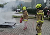 Nawrocka z gaśnicą. Żona kandydata gościła na Limanowszczyźnie (ZDJĘCIA) - zdjęcie główne