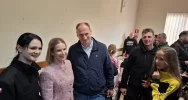 Nawrocka z gaśnicą. Żona kandydata gościła na Limanowszczyźnie (ZDJĘCIA) - zdjęcie 4
