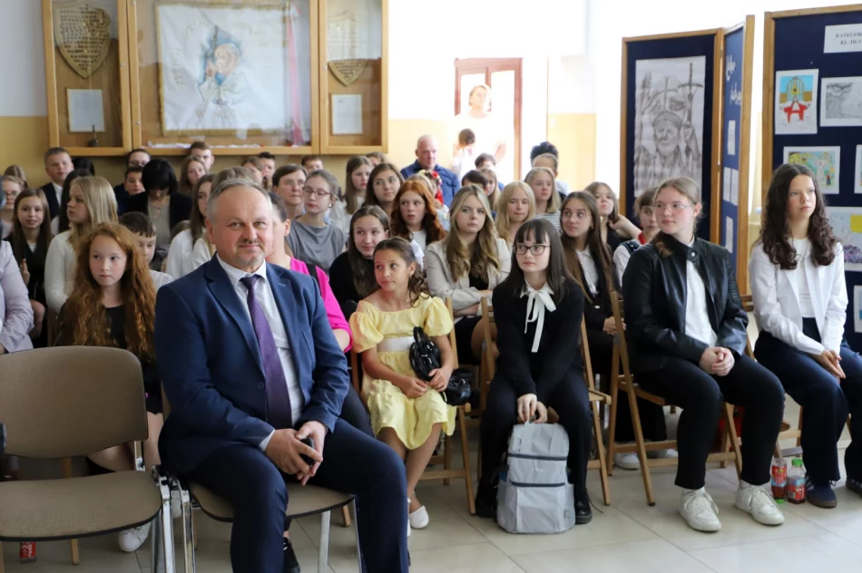 XIII Gminny Konkurs o Janie Pawle II „Szukałem Was – idziemy za Tobą" - zdjęcie 9