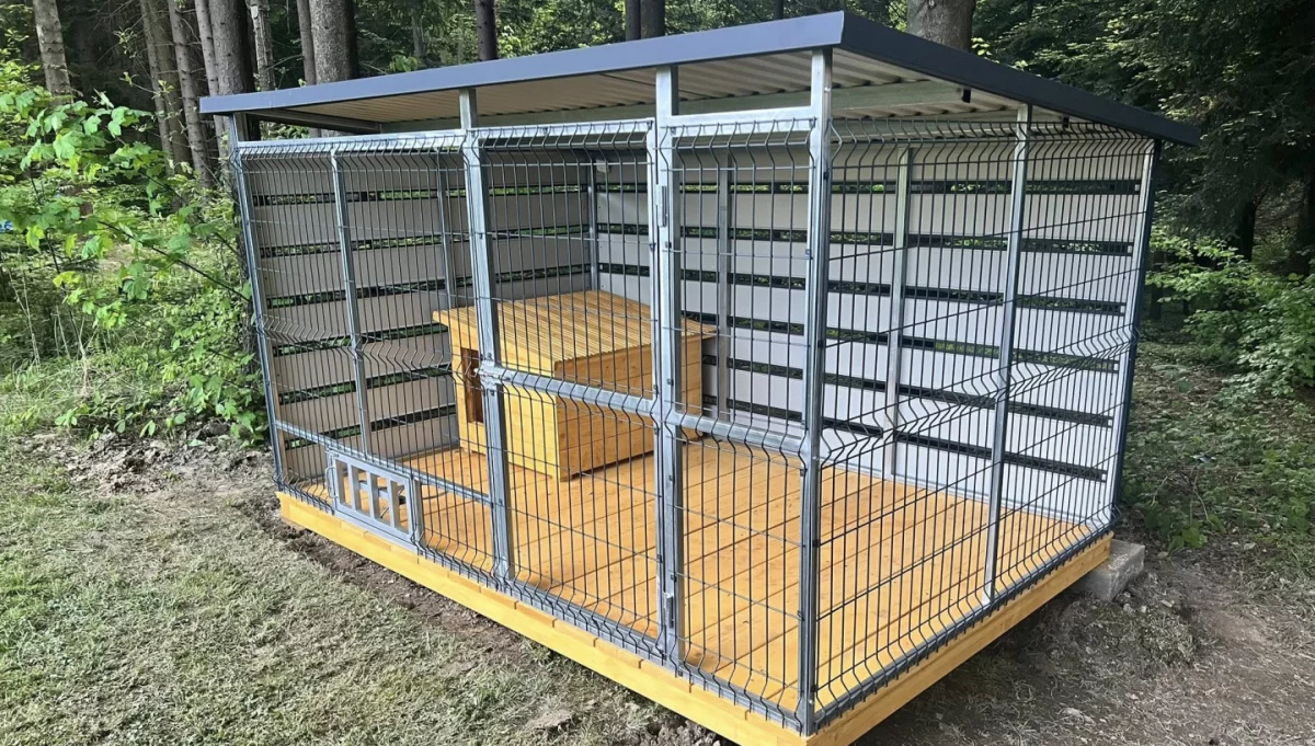 Pierwszy wolontaryjny kojec dla psów 