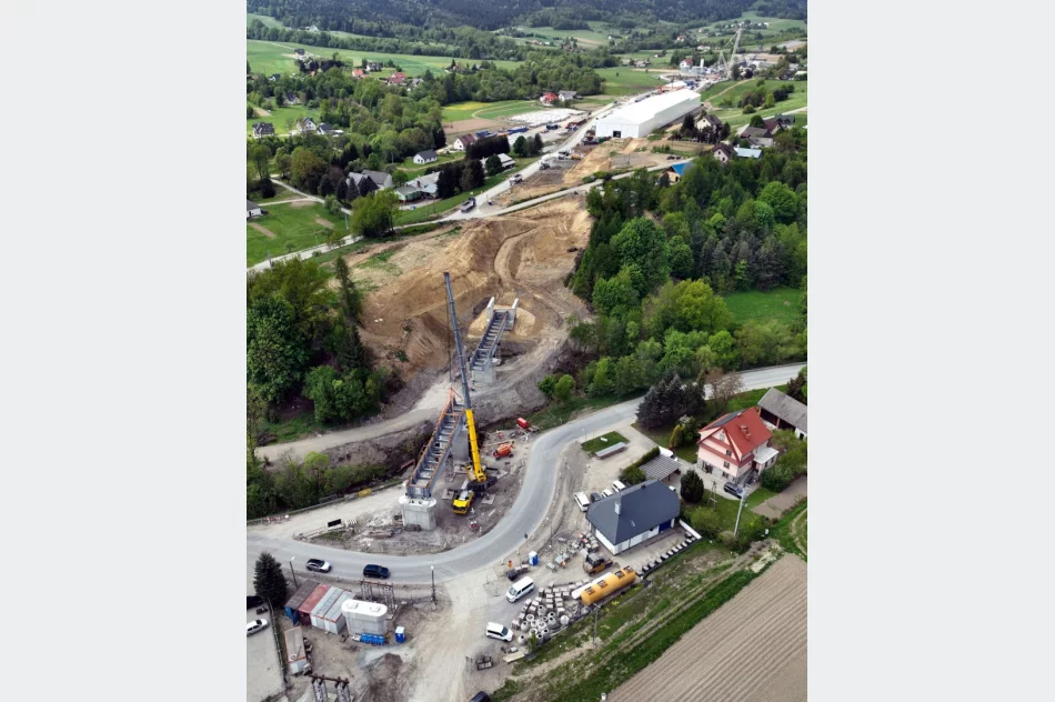 Montaż przęsła nowego mostu - zobacz zdjęcia - zdjęcie 5
