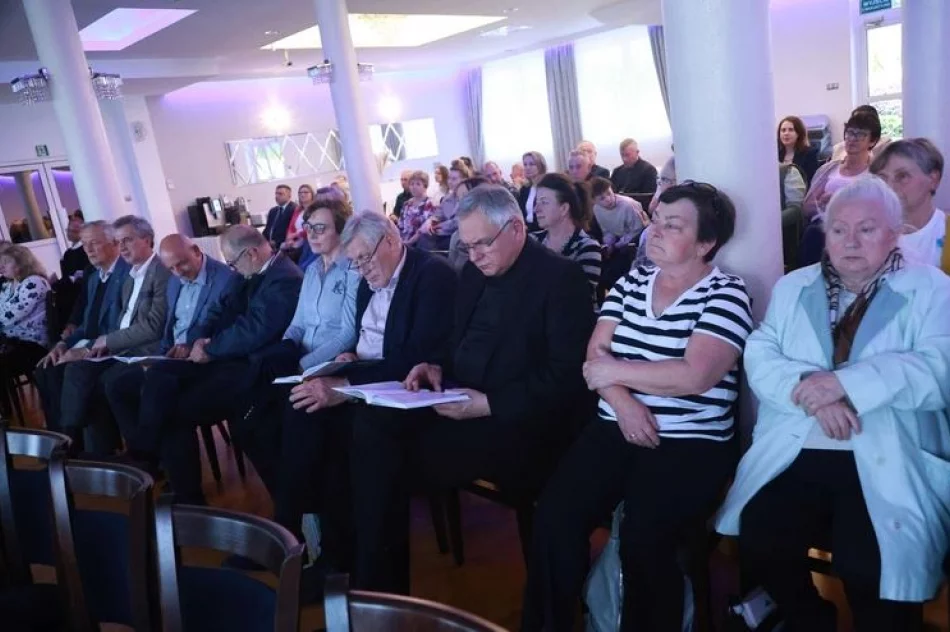 Konferencja -Parafia Łososina Górna od średniowiecza po czasy współczesne- rozpoczęła tegoroczne uroczystości 700-lecia parafii! - zdjęcie 8