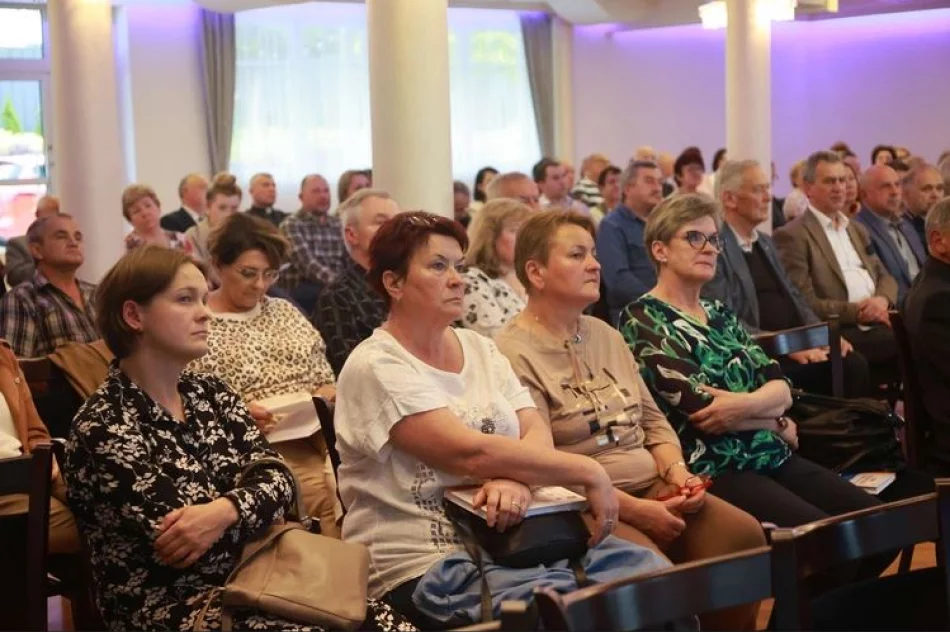 Konferencja -Parafia Łososina Górna od średniowiecza po czasy współczesne- rozpoczęła tegoroczne uroczystości 700-lecia parafii! - zdjęcie 10
