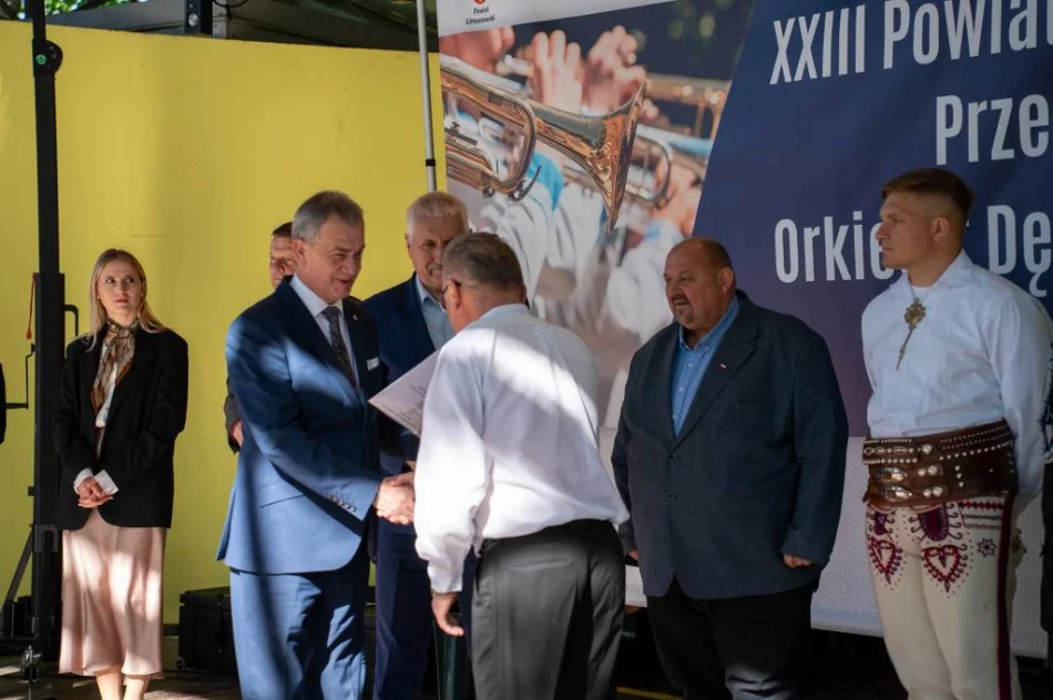 W Parku Miejskim odbył się XXIII Powiatowy Przegląd Orkiestr Dętych - zdjęcie 10