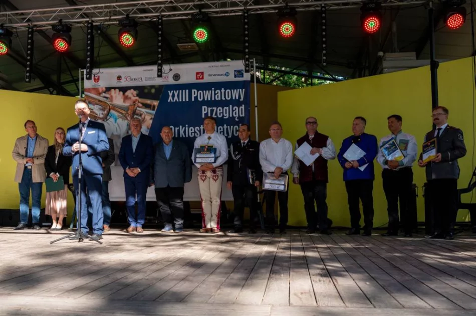 W Parku Miejskim odbył się XXIII Powiatowy Przegląd Orkiestr Dętych - zdjęcie 12