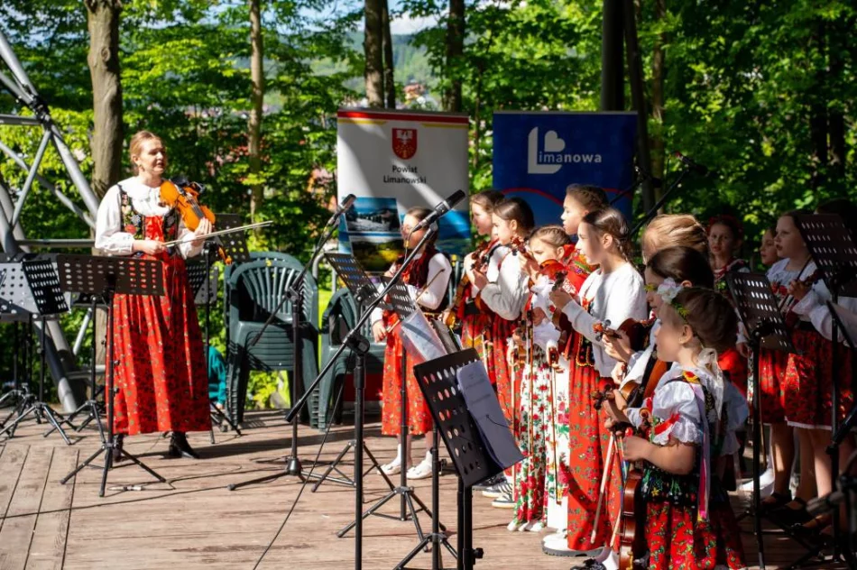 W Parku Miejskim odbył się XXIII Powiatowy Przegląd Orkiestr Dętych - zdjęcie 16