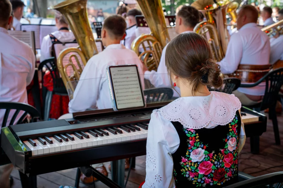 Orkiestry zaprezentowały się w parku. Wyniki powiatowego przeglądu (ZDJĘCIA) - zdjęcie 10
