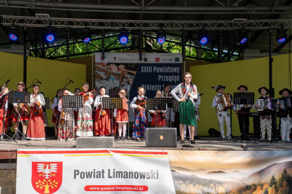 Orkiestry zaprezentowały się w parku. Wyniki powiatowego przeglądu (ZDJĘCIA) - zdjęcie 11