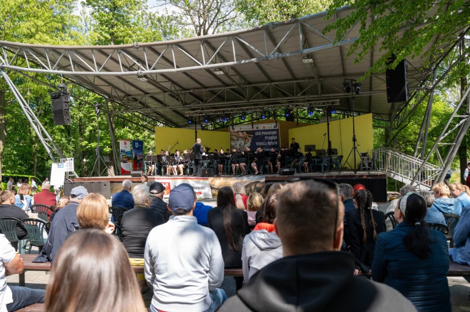 Orkiestry zaprezentowały się w parku. Wyniki powiatowego przeglądu (ZDJĘCIA) - zdjęcie 19