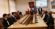 27 maja uczniowie odwiedzili Urząd Miasta Limanowa z okazji Dnia Samorządowca - zdjęcie 3